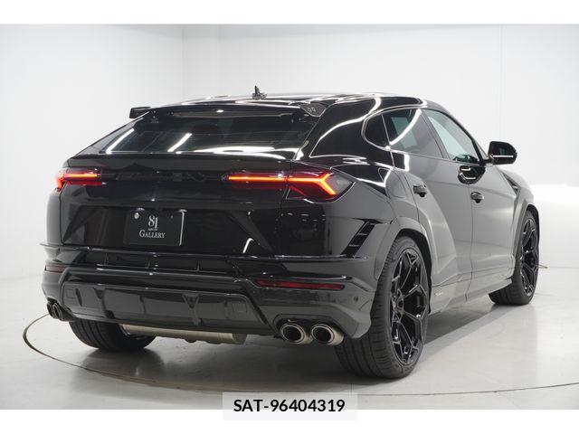 Lamborghini URUS 2023-06 8525407-4