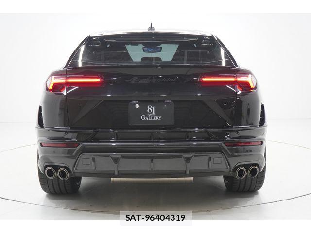 Lamborghini URUS 2023-06 8525407-5