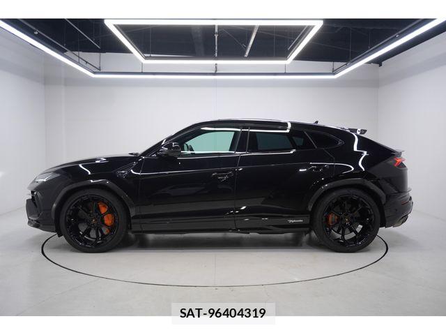Lamborghini URUS 2023-06 8525407-7