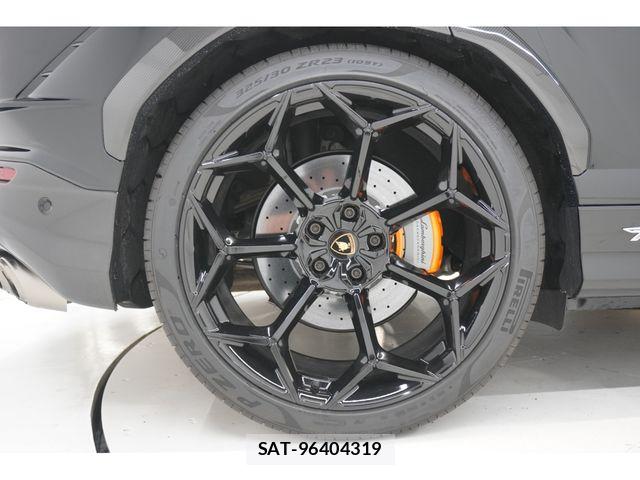 Lamborghini URUS 2023-06 8525407-8