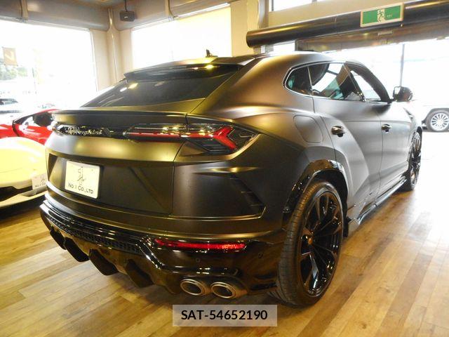 Lamborghini URUS 2019-07 8829727-2