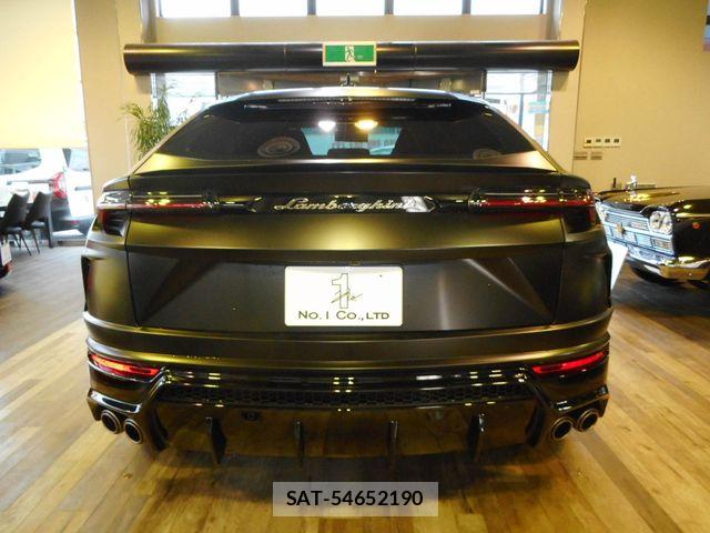 Lamborghini URUS 2019-07 8829727-4
