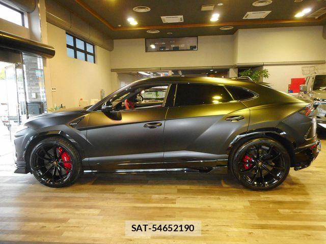 Lamborghini URUS 2019-07 8829727-6