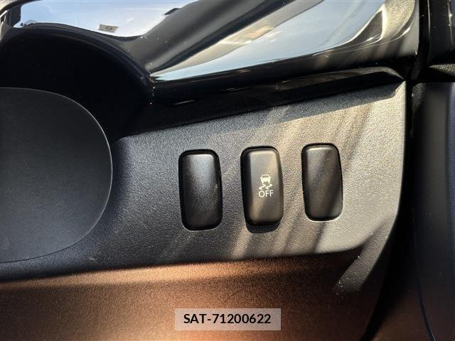 Mitsubishi LANCER 2012-12 6815547-12