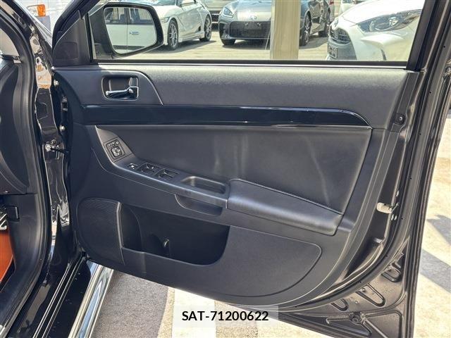 Mitsubishi LANCER 2012-12 6815547-21