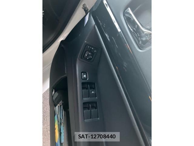 Mitsubishi LANCER 2012-01 8829728-19