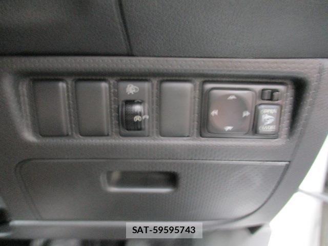 Mitsubishi LANCER CARGO 2019-05 7877135-6