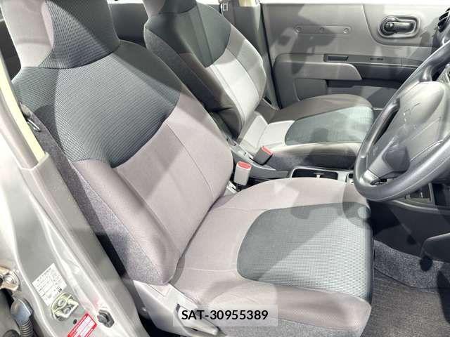 Mitsubishi LANCER CARGO 2018-03 1016240-11