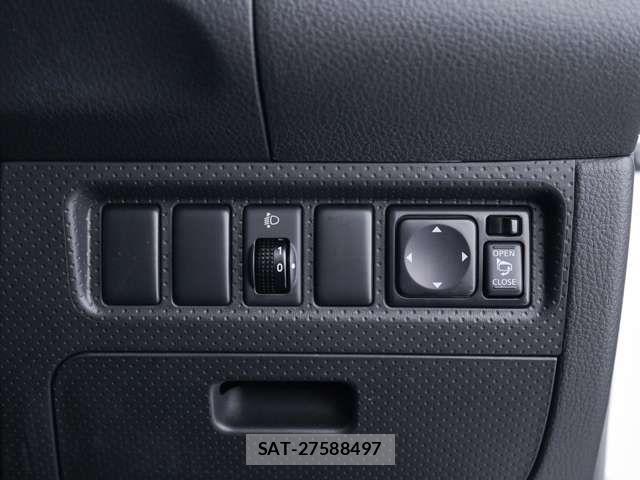 Mitsubishi LANCER CARGO 2017-06 8036241-11