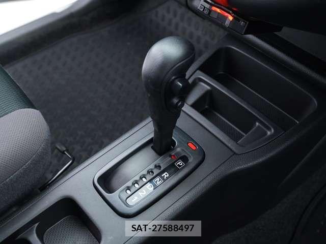 Mitsubishi LANCER CARGO 2017-06 8036241-12