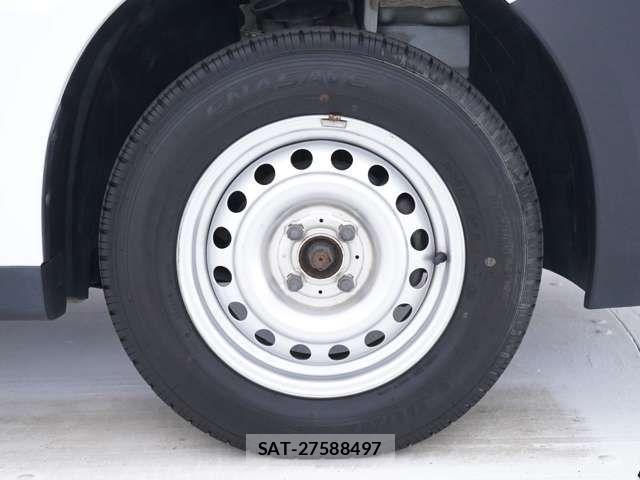 Mitsubishi LANCER CARGO 2017-06 8036241-15