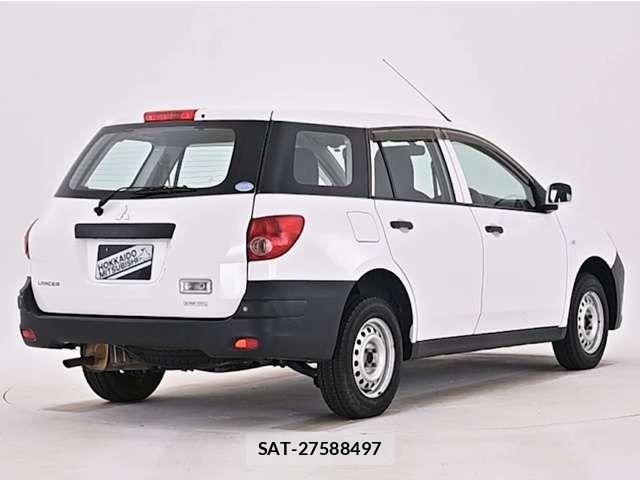 Mitsubishi LANCER CARGO 2017-06 8036241-17