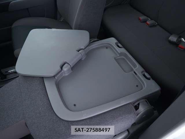 Mitsubishi LANCER CARGO 2017-06 8036241-19