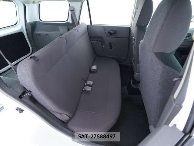 Mitsubishi LANCER CARGO 2017-06 8036241-7
