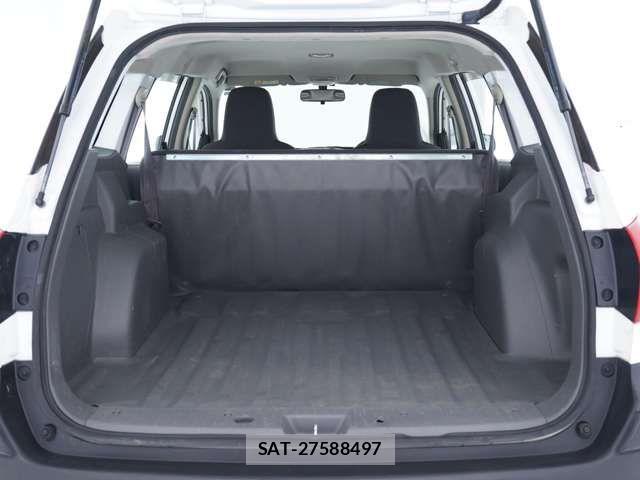 Mitsubishi LANCER CARGO 2017-06 8036241-8
