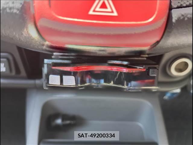 Mitsubishi LANCER CARGO 2015-06 8413107-12