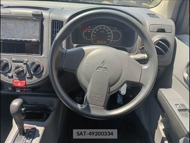Mitsubishi LANCER CARGO 2015-06 8413107-18