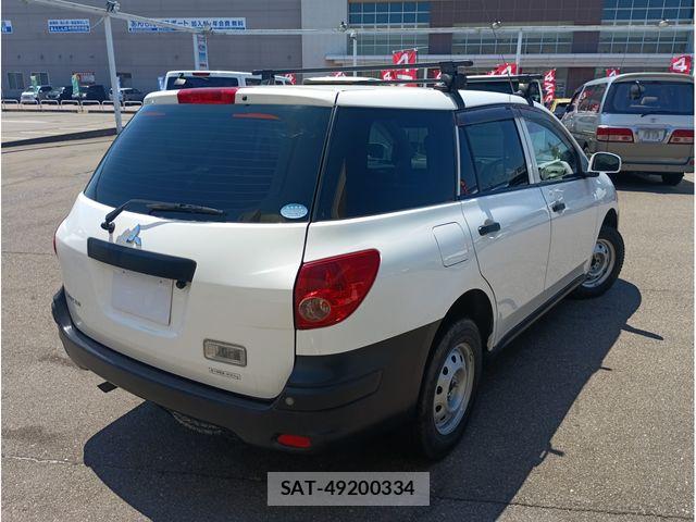 Mitsubishi LANCER CARGO 2015-06 8413107-1