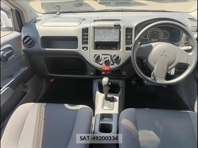 Mitsubishi LANCER CARGO 2015-06 8413107-2