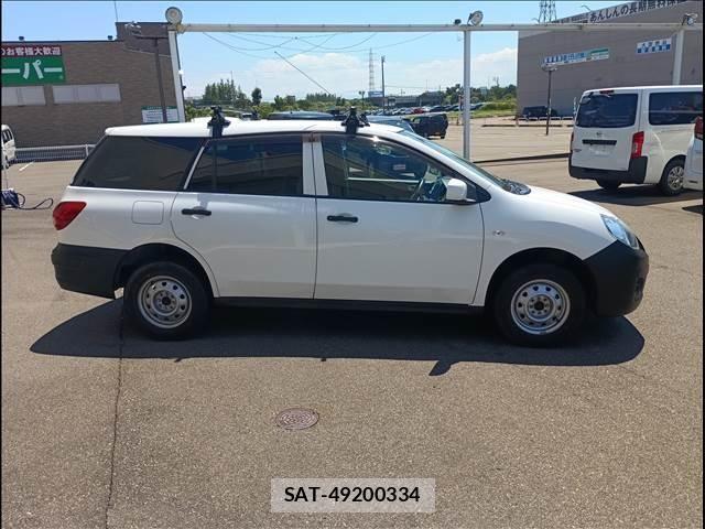 Mitsubishi LANCER CARGO 2015-06 8413107-3