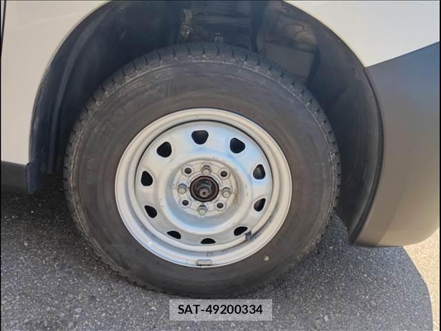 Mitsubishi LANCER CARGO 2015-06 8413107-6