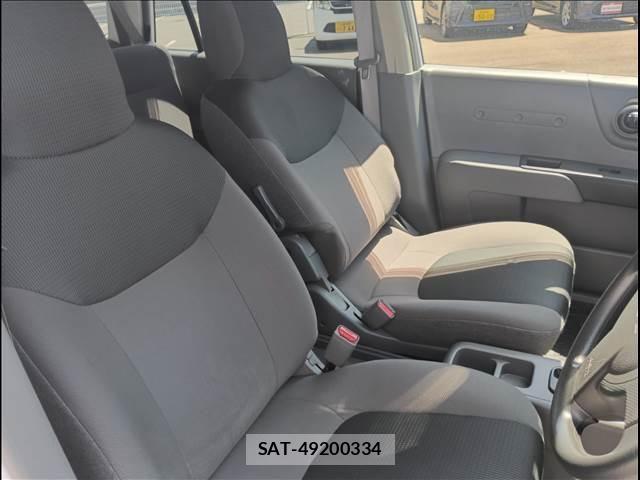 Mitsubishi LANCER CARGO 2015-06 8413107-8