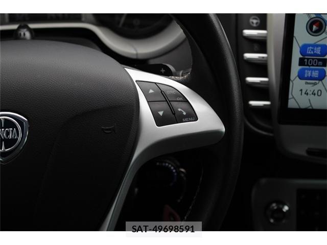 Lancia DELTA 2012-06 1052972-11