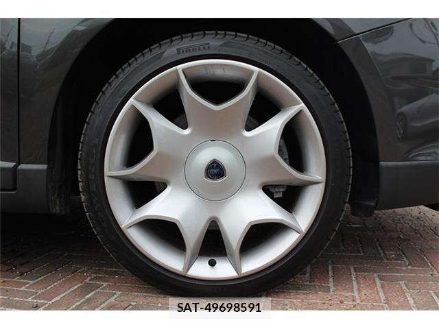 Lancia DELTA 2012-06 1052972-16