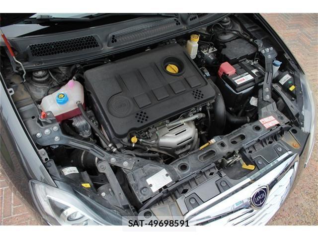 Lancia DELTA 2012-06 1052972-17