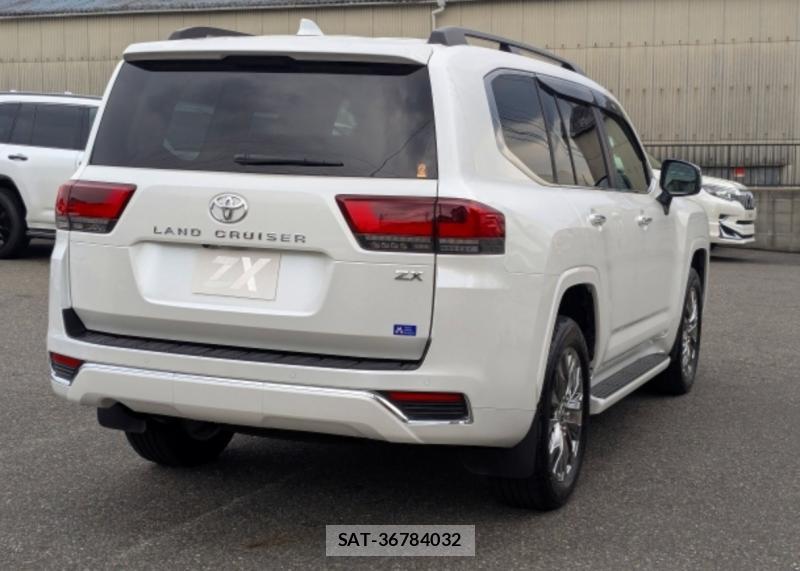 Toyota LAND CRUISER 2025-04 8860477-3