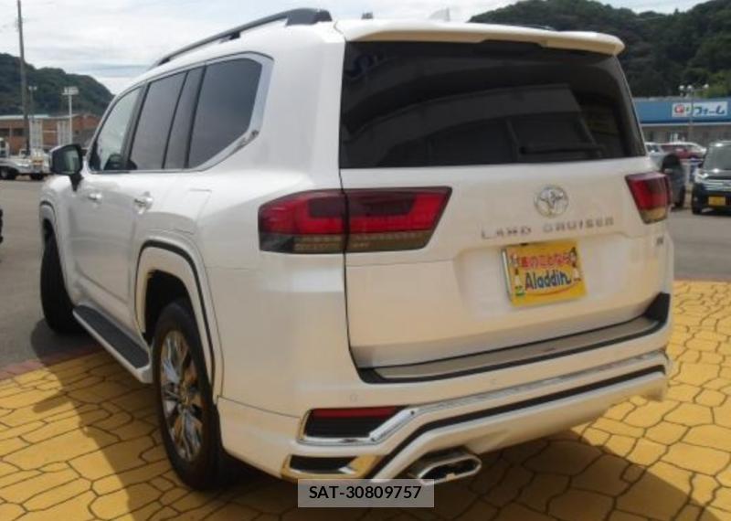 Toyota LAND CRUISER 2025-08 8860510-2