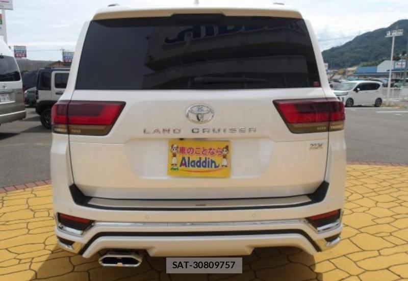 Toyota LAND CRUISER 2025-08 8860510-3