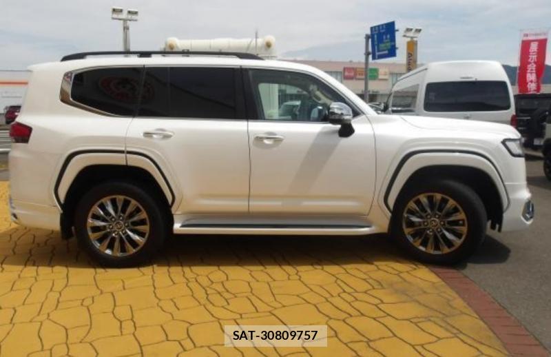 Toyota LAND CRUISER 2025-08 8860510-5