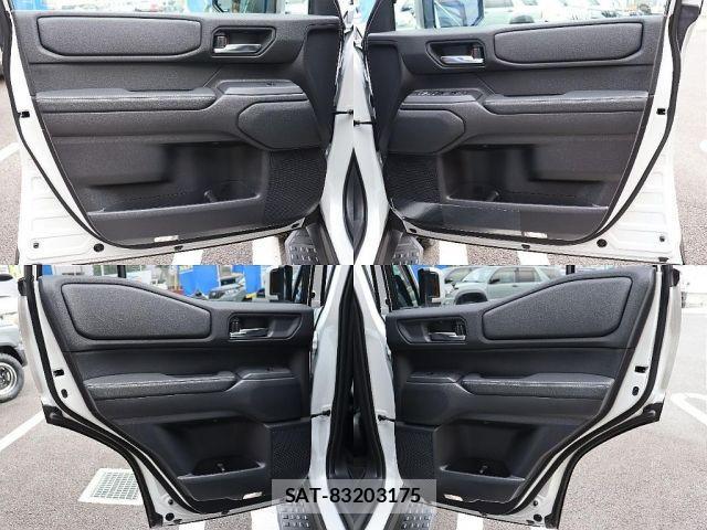 Toyota Land Cruiser 250 2024-01 1052978-18