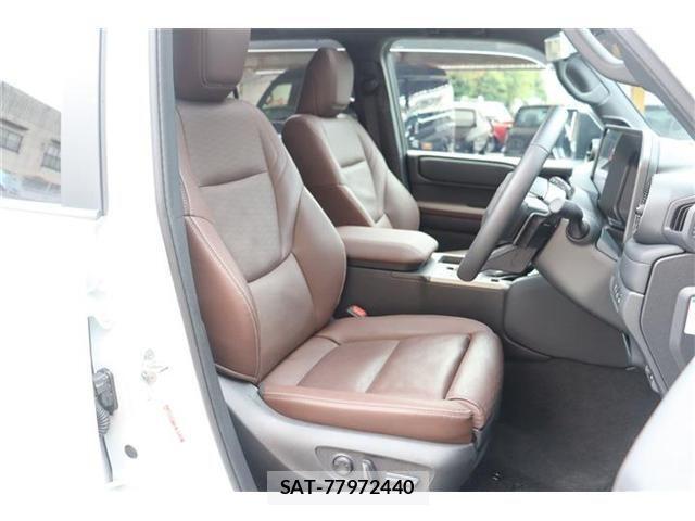 Toyota Land Cruiser 250 2024-06 1055955-6