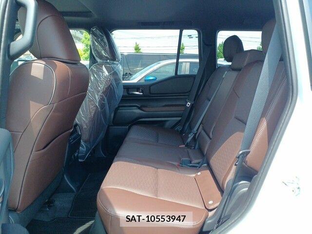 Toyota Land Cruiser 250 2024-05 1139584-11