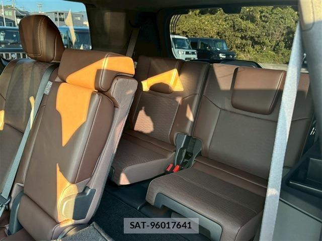 Toyota Land Cruiser 250 2024-06 1322063-4