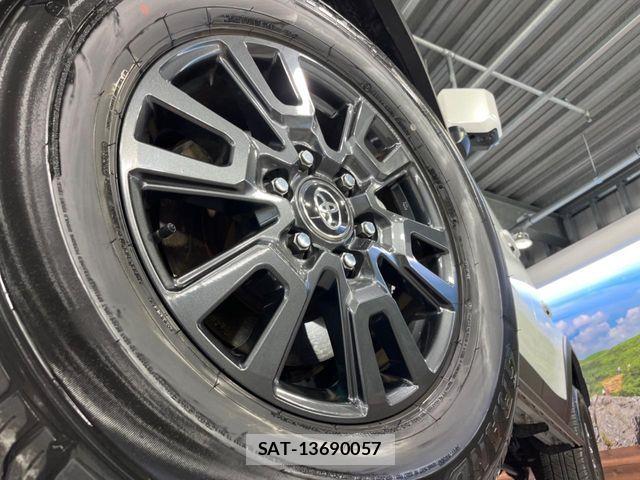 Toyota Land Cruiser 250 2024-11 4962267-13