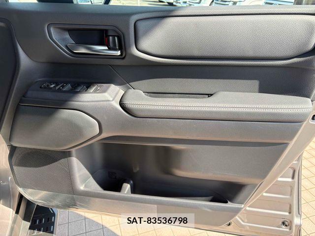 Toyota Land Cruiser 250 2024-05 4962215-10