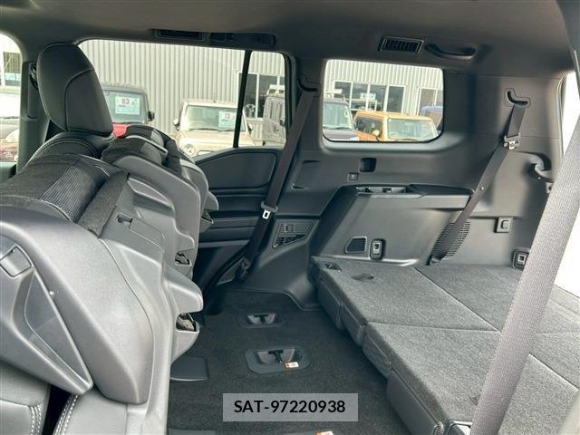 Toyota Land Cruiser 250 2025-03 6244897-15