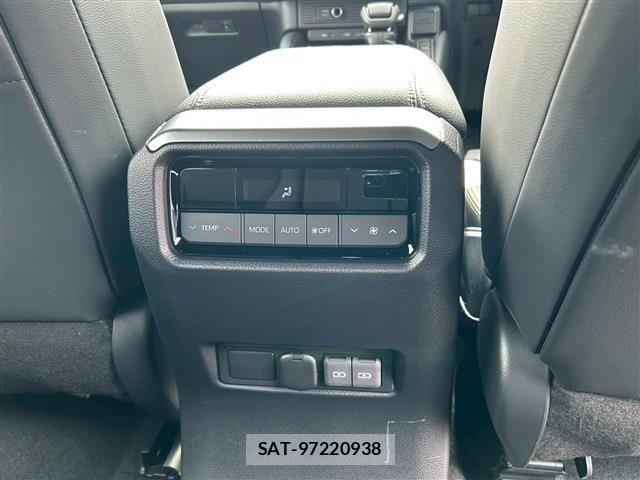 Toyota Land Cruiser 250 2025-03 6244897-27