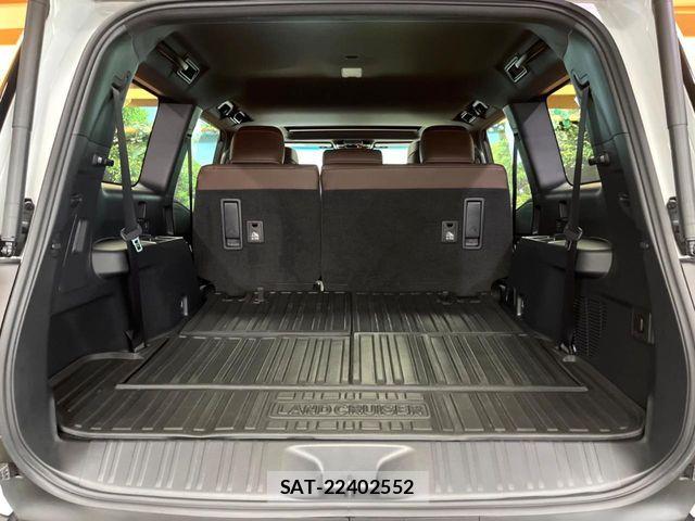 Toyota Land Cruiser 250 2024-07 6676541-12