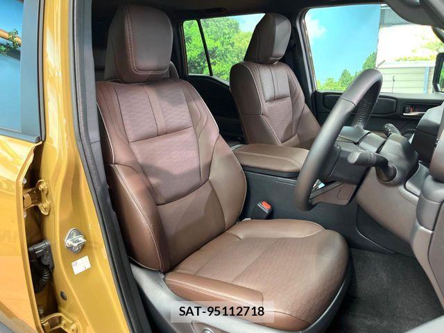 Toyota Land Cruiser 250 2024-06 6716441-9