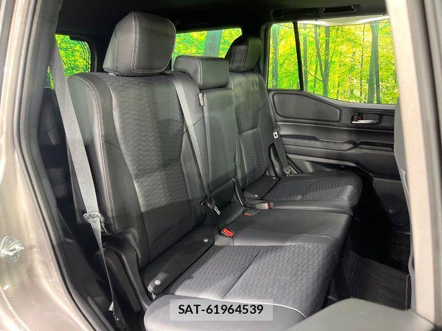 Toyota Land Cruiser 250 2025-01 6791170-8
