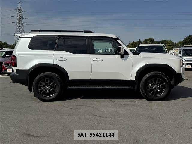 Toyota Land Cruiser 250 2024-10 7020711-11
