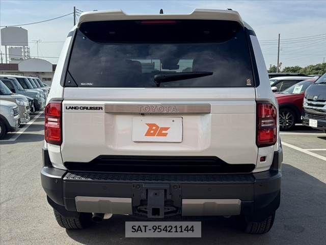 Toyota Land Cruiser 250 2024-10 7020711-13