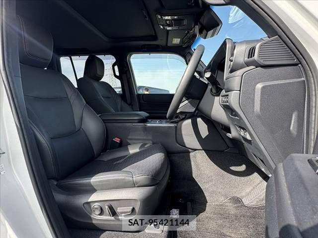 Toyota Land Cruiser 250 2024-10 7020711-15