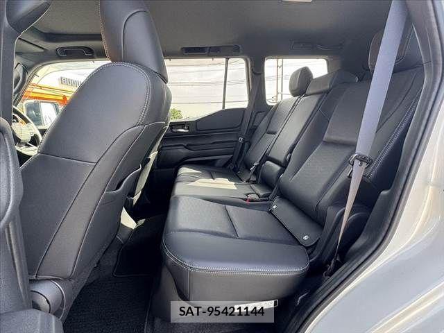 Toyota Land Cruiser 250 2024-10 7020711-17