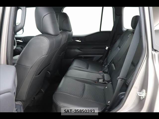 Toyota Land Cruiser 250 2025-04 7059098-12