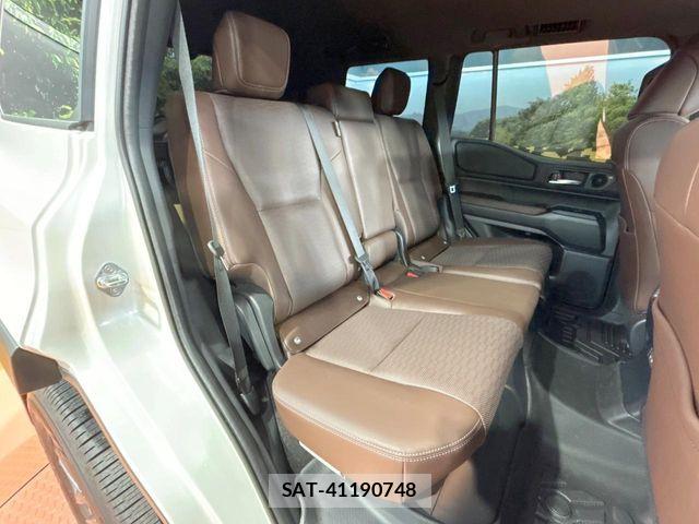 Toyota Land Cruiser 250 2024-10 7220478-9